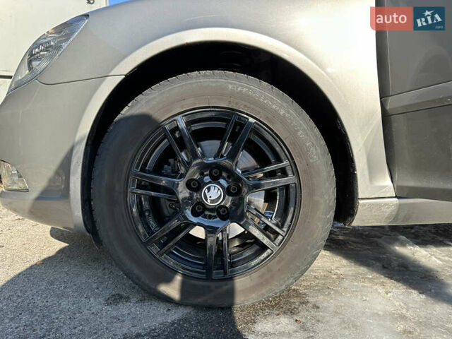 Бежевый Шкода Октавия, объемом двигателя 1.8 л и пробегом 124 тыс. км за 8300 $, фото 22 на Automoto.ua