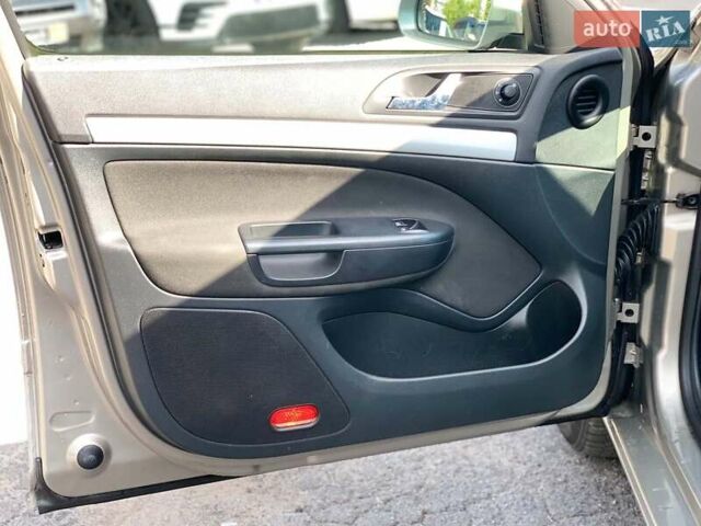 Бежевый Шкода Октавия, объемом двигателя 1.6 л и пробегом 125 тыс. км за 8330 $, фото 13 на Automoto.ua