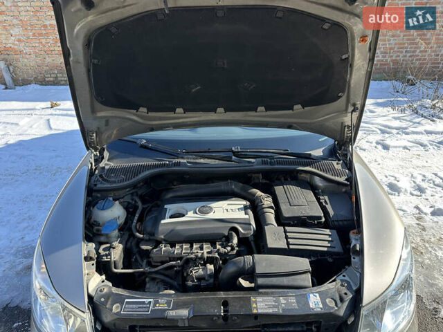 Бежевый Шкода Октавия, объемом двигателя 1.8 л и пробегом 124 тыс. км за 8300 $, фото 27 на Automoto.ua