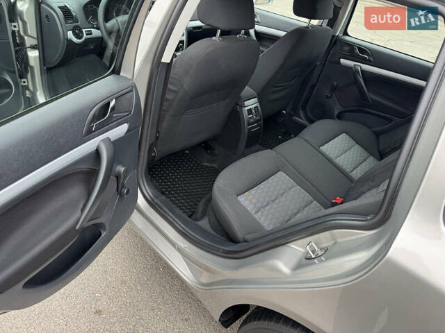 Бежевый Шкода Октавия, объемом двигателя 1.6 л и пробегом 223 тыс. км за 7700 $, фото 30 на Automoto.ua