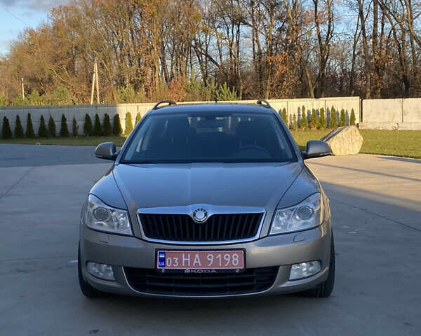 Бежевий Шкода Октавія, об'ємом двигуна 1.4 л та пробігом 226 тис. км за 5999 $, фото 1 на Automoto.ua