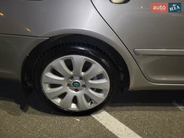 Бежевый Шкода Октавия, объемом двигателя 1.98 л и пробегом 231 тыс. км за 8300 $, фото 97 на Automoto.ua