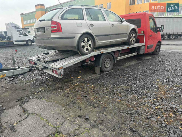 Бежевый Шкода Октавия, объемом двигателя 1.6 л и пробегом 200 тыс. км за 4999 $, фото 4 на Automoto.ua