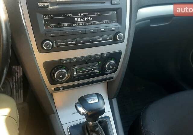 Бежевый Шкода Октавия, объемом двигателя 1.4 л и пробегом 226 тыс. км за 6300 $, фото 3 на Automoto.ua