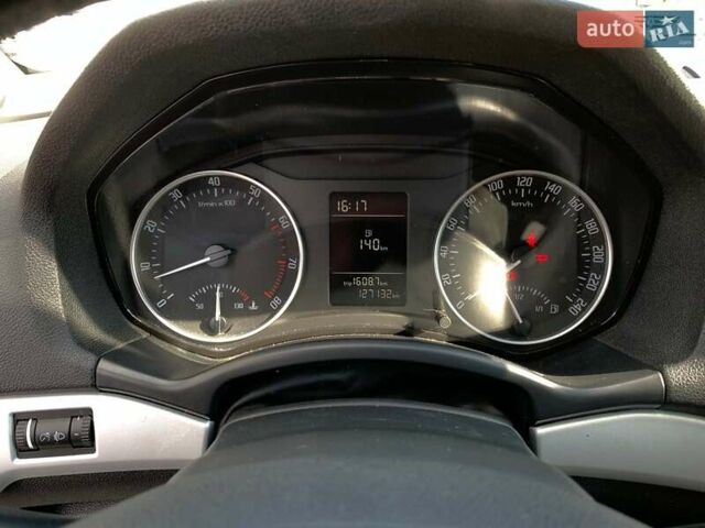 Бежевый Шкода Октавия, объемом двигателя 1.6 л и пробегом 125 тыс. км за 8330 $, фото 30 на Automoto.ua