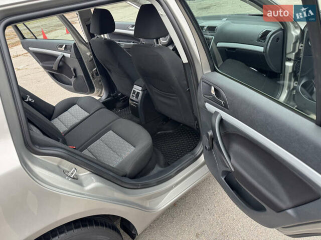 Бежевый Шкода Октавия, объемом двигателя 1.6 л и пробегом 223 тыс. км за 7700 $, фото 32 на Automoto.ua