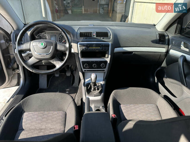 Бежевый Шкода Октавия, объемом двигателя 1.8 л и пробегом 124 тыс. км за 8300 $, фото 18 на Automoto.ua