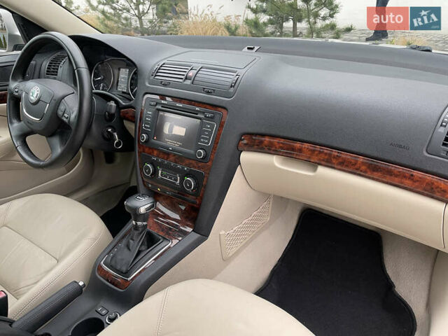 Бежевый Шкода Октавия, объемом двигателя 1.8 л и пробегом 159 тыс. км за 7499 $, фото 35 на Automoto.ua