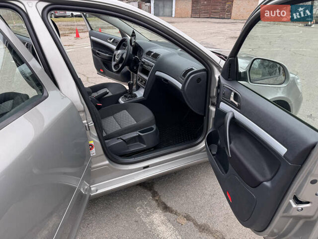 Бежевый Шкода Октавия, объемом двигателя 1.6 л и пробегом 223 тыс. км за 7700 $, фото 34 на Automoto.ua