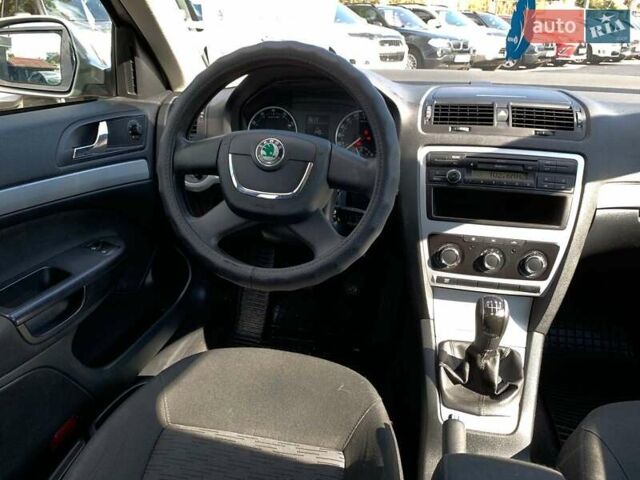 Бежевый Шкода Октавия, объемом двигателя 1.6 л и пробегом 125 тыс. км за 8330 $, фото 27 на Automoto.ua