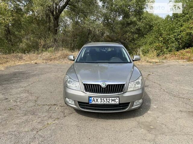 Бежевый Шкода Октавия, объемом двигателя 1.8 л и пробегом 239 тыс. км за 7000 $, фото 1 на Automoto.ua