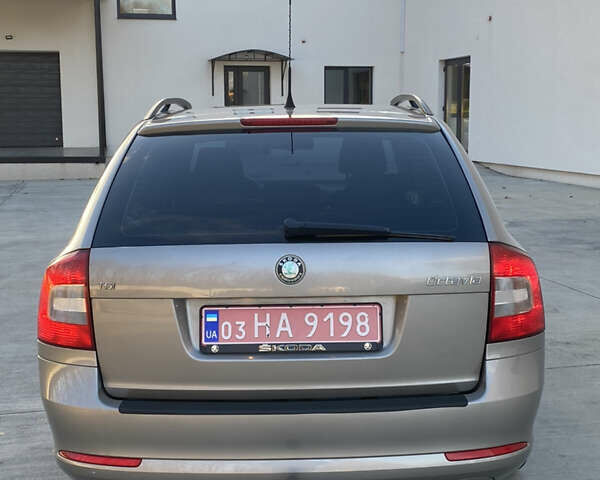 Бежевий Шкода Октавія, об'ємом двигуна 1.4 л та пробігом 226 тис. км за 5999 $, фото 14 на Automoto.ua