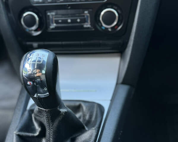 Бежевий Шкода Октавія, об'ємом двигуна 1.6 л та пробігом 219 тис. км за 7500 $, фото 34 на Automoto.ua