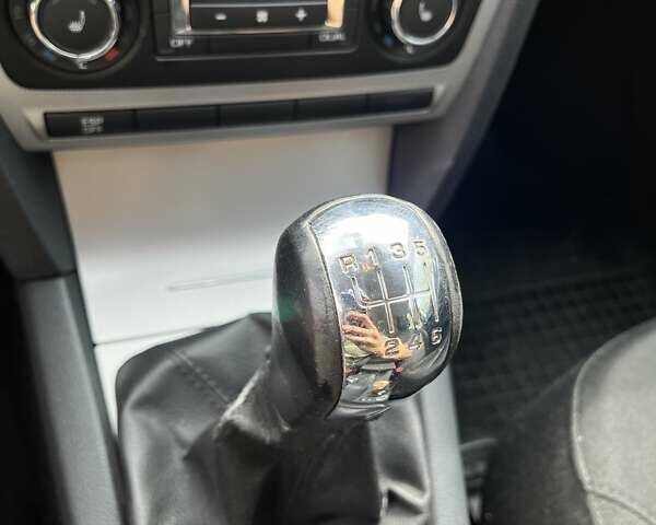 Бежевый Шкода Октавия, объемом двигателя 1.8 л и пробегом 239 тыс. км за 7000 $, фото 18 на Automoto.ua