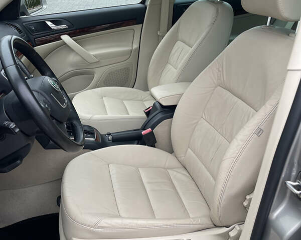 Бежевый Шкода Октавия, объемом двигателя 1.8 л и пробегом 159 тыс. км за 7499 $, фото 17 на Automoto.ua