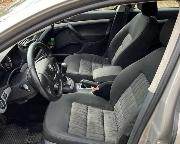 Бежевый Шкода Октавия, объемом двигателя 1.8 л и пробегом 239 тыс. км за 7000 $, фото 14 на Automoto.ua