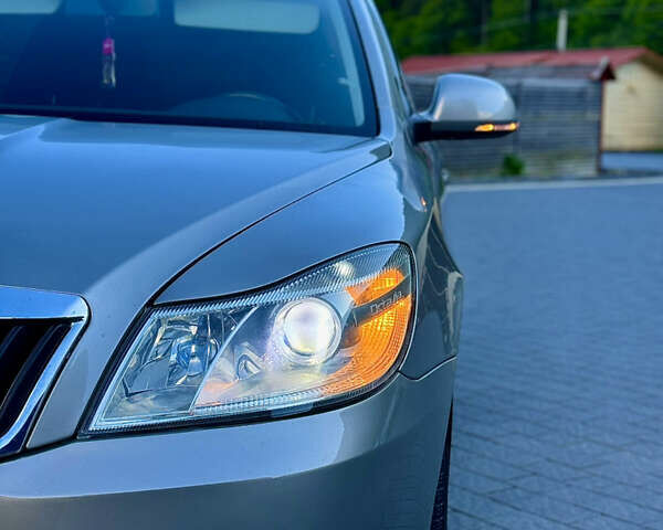 Бежевий Шкода Октавія, об'ємом двигуна 1.6 л та пробігом 219 тис. км за 7500 $, фото 16 на Automoto.ua