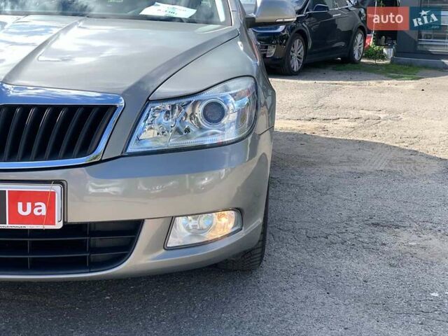 Бежевый Шкода Октавия, объемом двигателя 1.6 л и пробегом 125 тыс. км за 8330 $, фото 9 на Automoto.ua
