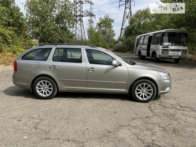 Бежевый Шкода Октавия, объемом двигателя 1.8 л и пробегом 239 тыс. км за 7000 $, фото 2 на Automoto.ua