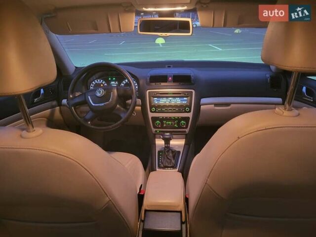 Бежевый Шкода Октавия, объемом двигателя 1.98 л и пробегом 231 тыс. км за 8300 $, фото 37 на Automoto.ua