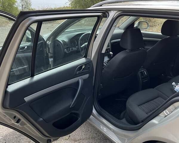 Бежевый Шкода Октавия, объемом двигателя 1.8 л и пробегом 239 тыс. км за 7000 $, фото 25 на Automoto.ua