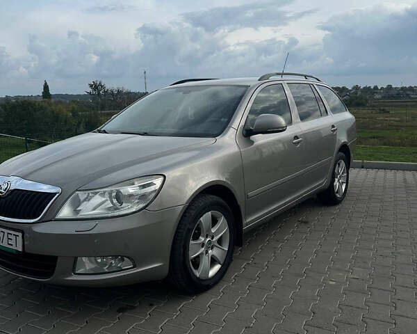 Бежевый Шкода Октавия, объемом двигателя 1.6 л и пробегом 280 тыс. км за 6999 $, фото 1 на Automoto.ua