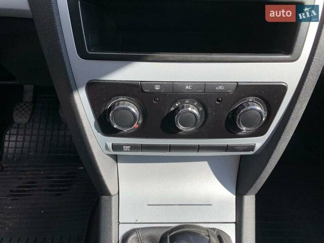 Бежевый Шкода Октавия, объемом двигателя 1.6 л и пробегом 125 тыс. км за 8330 $, фото 32 на Automoto.ua