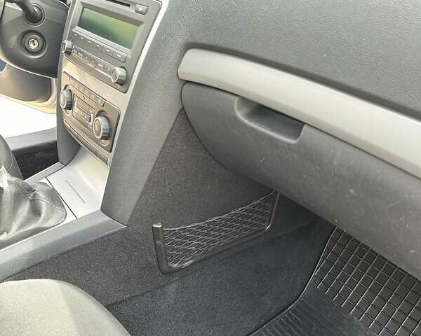 Бежевый Шкода Октавия, объемом двигателя 1.8 л и пробегом 239 тыс. км за 7000 $, фото 40 на Automoto.ua