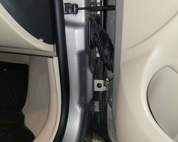 Бежевый Шкода Октавия, объемом двигателя 1.98 л и пробегом 231 тыс. км за 8300 $, фото 87 на Automoto.ua