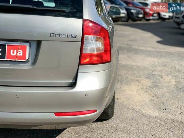 Бежевый Шкода Октавия, объемом двигателя 1.6 л и пробегом 125 тыс. км за 8330 $, фото 11 на Automoto.ua