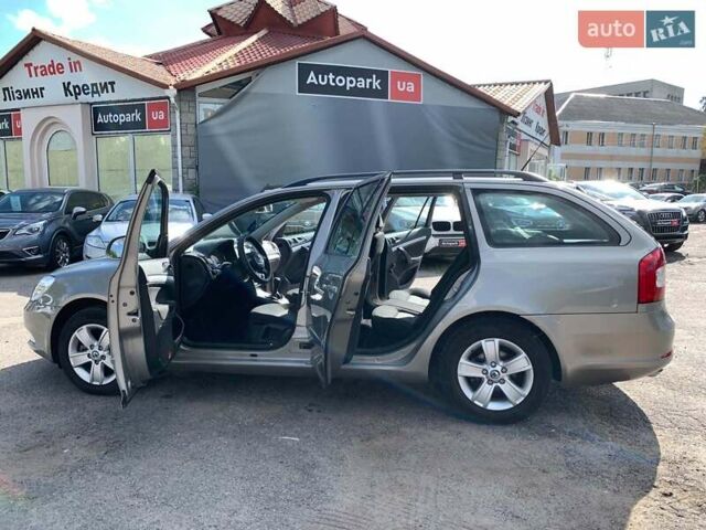 Бежевый Шкода Октавия, объемом двигателя 1.6 л и пробегом 125 тыс. км за 8330 $, фото 21 на Automoto.ua