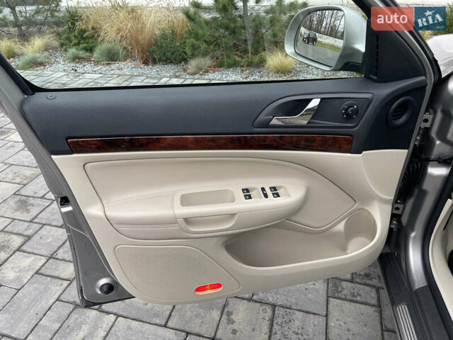 Бежевый Шкода Октавия, объемом двигателя 1.8 л и пробегом 159 тыс. км за 7499 $, фото 19 на Automoto.ua