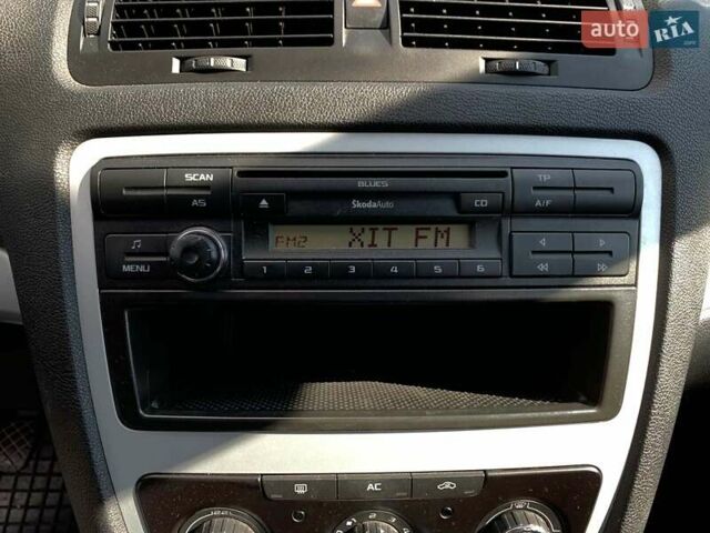 Бежевый Шкода Октавия, объемом двигателя 1.6 л и пробегом 125 тыс. км за 8330 $, фото 31 на Automoto.ua