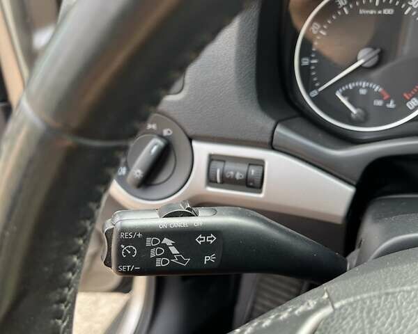 Бежевый Шкода Октавия, объемом двигателя 1.8 л и пробегом 239 тыс. км за 7000 $, фото 42 на Automoto.ua