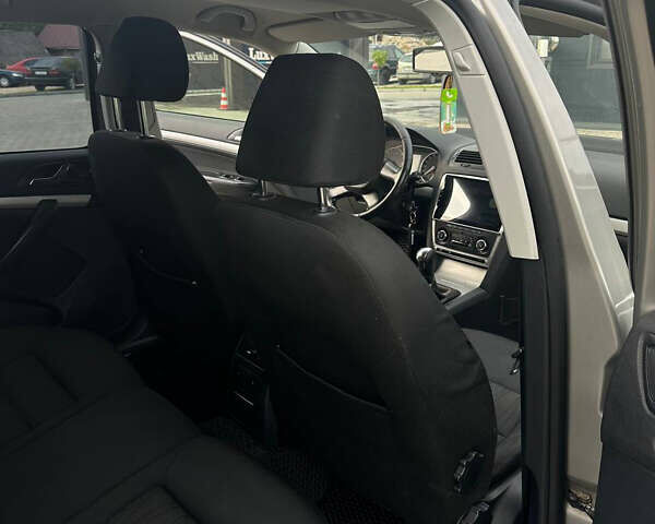 Бежевый Шкода Октавия, объемом двигателя 1.6 л и пробегом 280 тыс. км за 6999 $, фото 10 на Automoto.ua