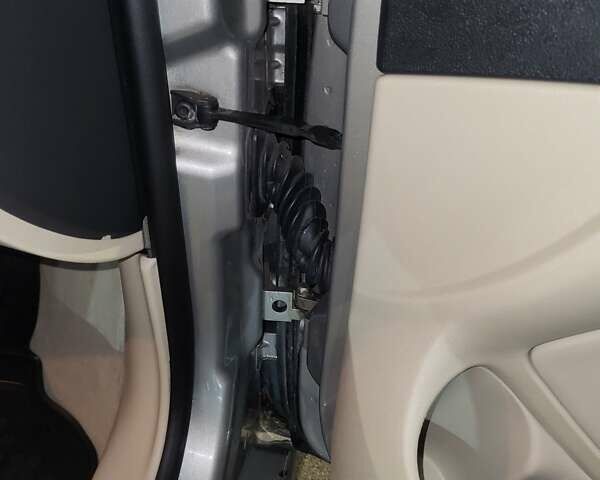 Бежевый Шкода Октавия, объемом двигателя 1.98 л и пробегом 231 тыс. км за 8300 $, фото 96 на Automoto.ua