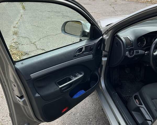 Бежевый Шкода Октавия, объемом двигателя 1.8 л и пробегом 239 тыс. км за 7000 $, фото 11 на Automoto.ua