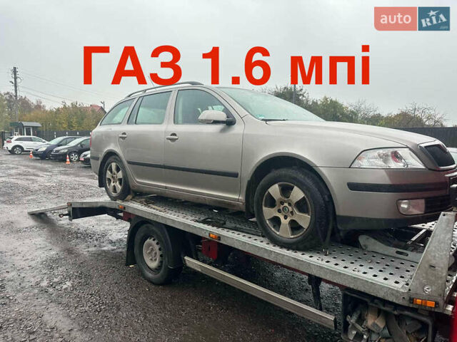 Бежевый Шкода Октавия, объемом двигателя 1.6 л и пробегом 200 тыс. км за 4999 $, фото 2 на Automoto.ua