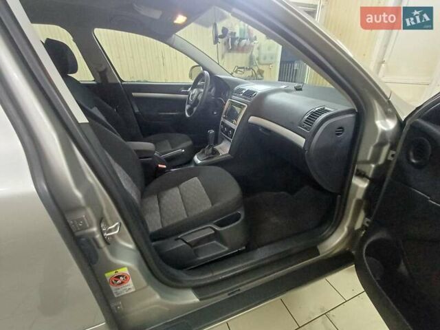 Бежевий Шкода Октавія, об'ємом двигуна 0 л та пробігом 197 тис. км за 8000 $, фото 20 на Automoto.ua