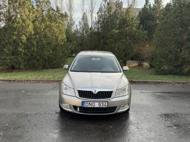 Бежевий Шкода Октавія, об'ємом двигуна 2 л та пробігом 250 тис. км за 3650 $, фото 2 на Automoto.ua