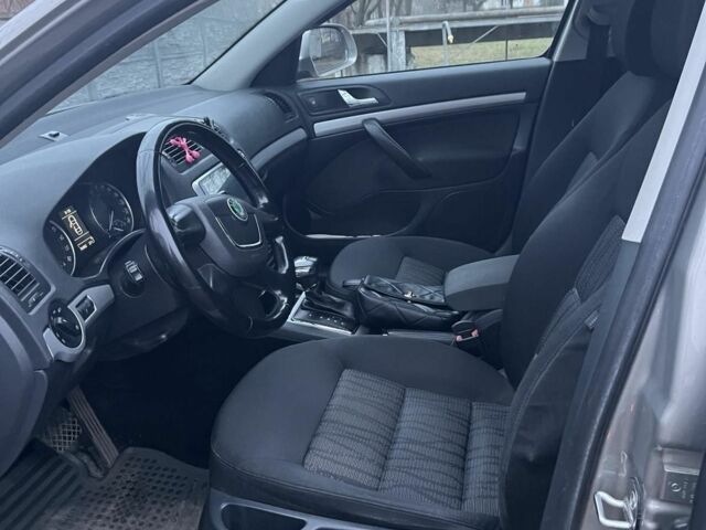 Бежевый Шкода Октавия, объемом двигателя 1.6 л и пробегом 280 тыс. км за 7500 $, фото 4 на Automoto.ua