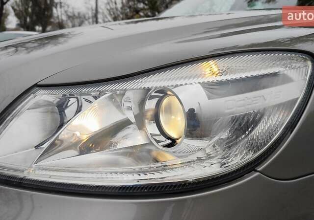 Бежевий Шкода Октавія, об'ємом двигуна 1.8 л та пробігом 198 тис. км за 7600 $, фото 9 на Automoto.ua