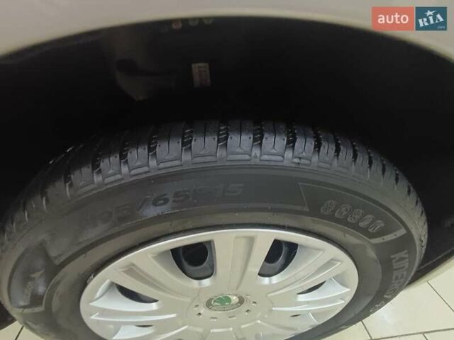 Бежевий Шкода Октавія, об'ємом двигуна 0 л та пробігом 197 тис. км за 8000 $, фото 15 на Automoto.ua