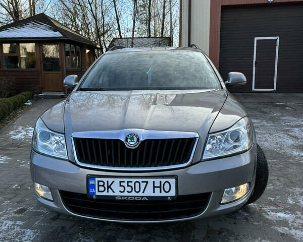 Бежевый Шкода Октавия, объемом двигателя 1.4 л и пробегом 170 тыс. км за 7150 $, фото 7 на Automoto.ua