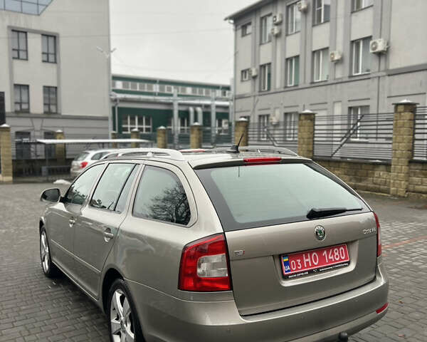 Бежевый Шкода Октавия, объемом двигателя 1.8 л и пробегом 280 тыс. км за 8000 $, фото 3 на Automoto.ua