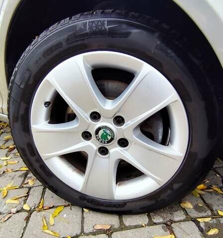 Бежевий Шкода Октавія, об'ємом двигуна 1.8 л та пробігом 198 тис. км за 7600 $, фото 6 на Automoto.ua