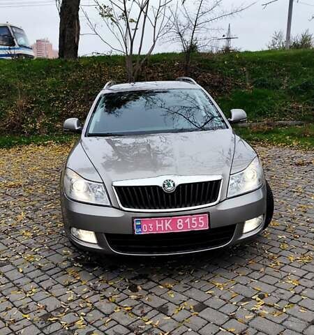 Бежевий Шкода Октавія, об'ємом двигуна 1.8 л та пробігом 198 тис. км за 7600 $, фото 2 на Automoto.ua