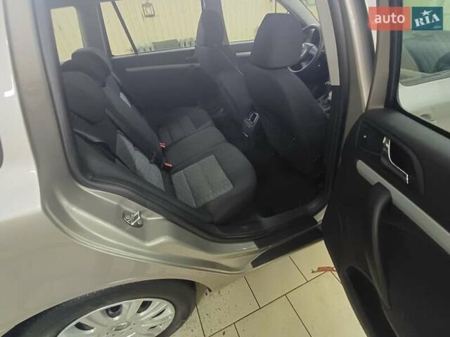 Бежевий Шкода Октавія, об'ємом двигуна 0 л та пробігом 197 тис. км за 8000 $, фото 17 на Automoto.ua