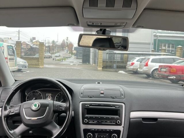 Бежевий Шкода Октавія, об'ємом двигуна 1.8 л та пробігом 280 тис. км за 8000 $, фото 16 на Automoto.ua