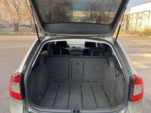 Бежевий Шкода Октавія, об'ємом двигуна 2 л та пробігом 250 тис. км за 3650 $, фото 20 на Automoto.ua